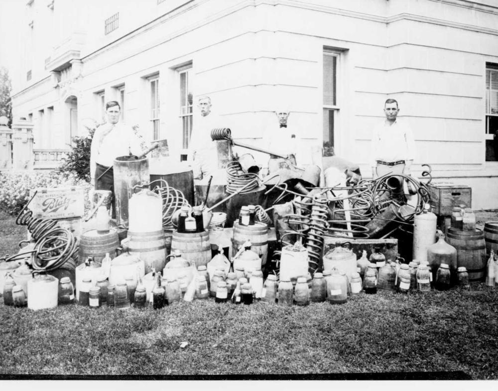 Sheriff's Office staff and officers posing on courthouse lawn